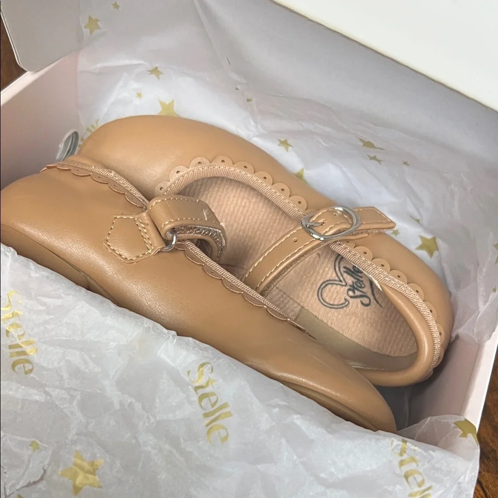 Tap Dance Shoes for Girls' Tan Mary Jane Style with Scalloped Edge